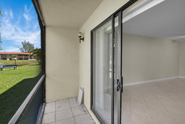Building Photo - 21911 Lake Forest Cir
