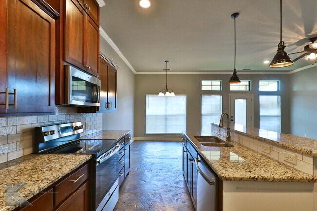 Building Photo - 3812 Carrera Ln