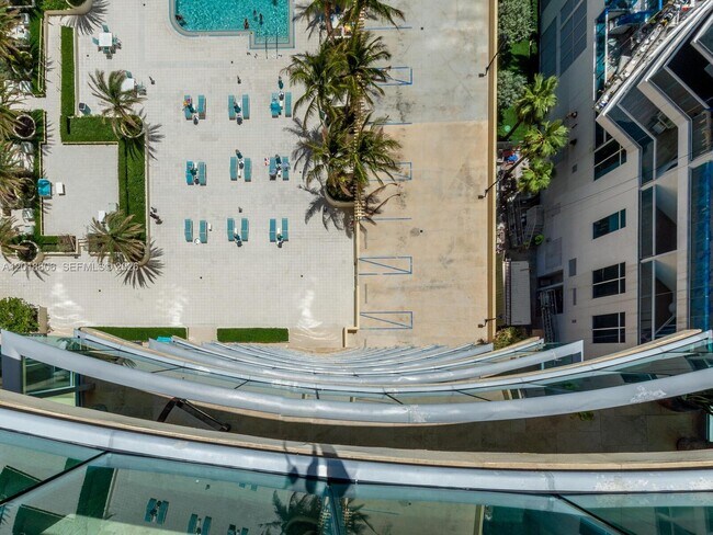 Building Photo - 2501 S Ocean Dr