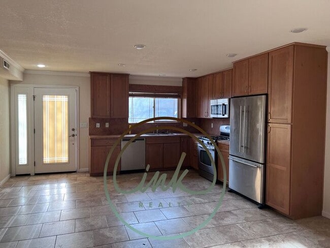 Building Photo - Riverview Townhouse