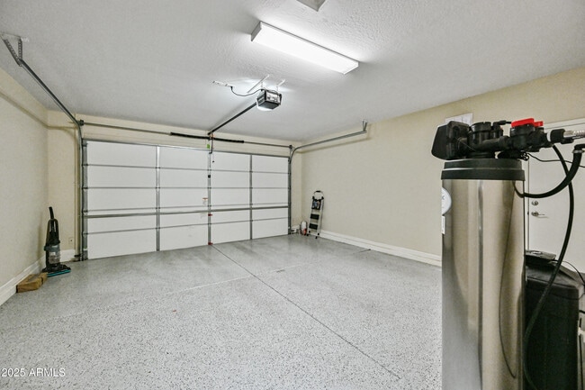 Building Photo - 12243 W Briles Rd