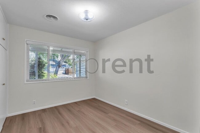 Building Photo - 500 Middlesex Rd