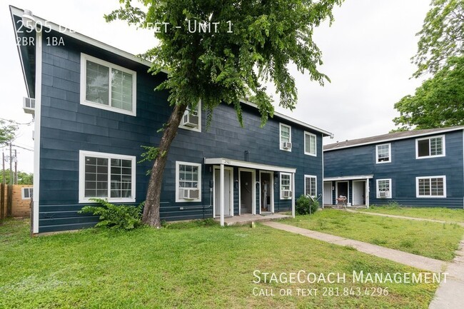 Building Photo - 2505 Delano St