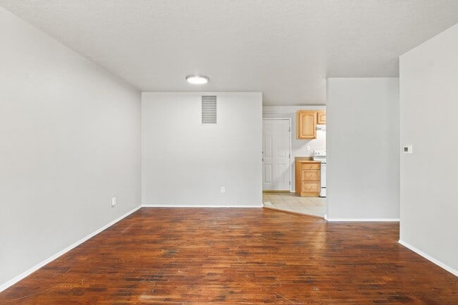 Building Photo - 9725 N Edison St