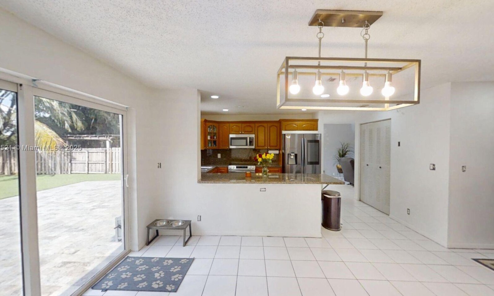 Building Photo - 8422 SW 44th Pl