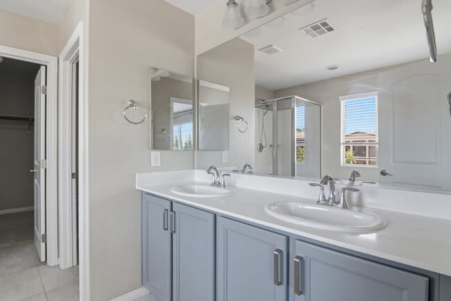 Building Photo - 3158 Molinos Dr