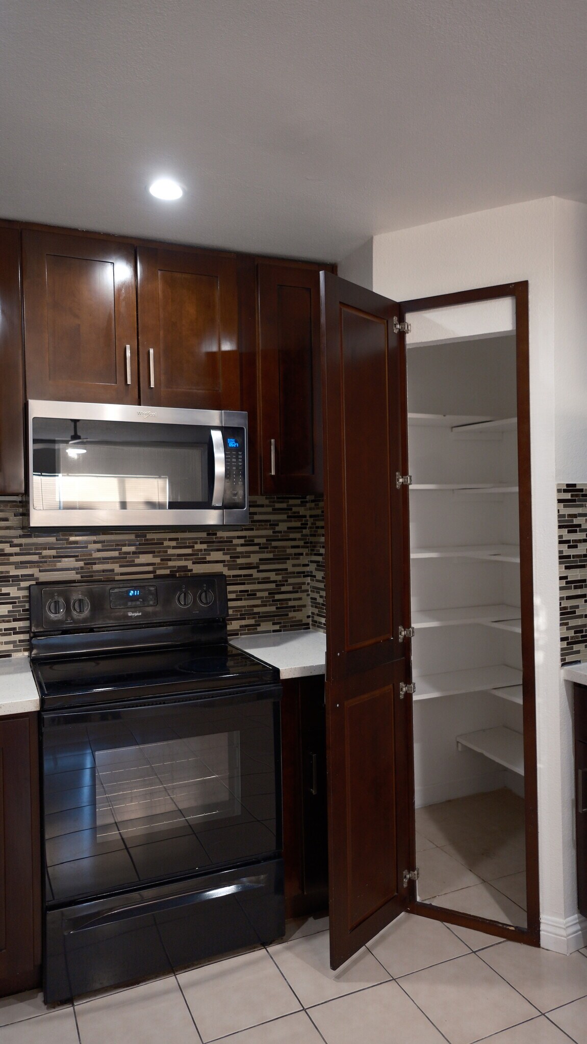 Building Photo - 18555 Collins St