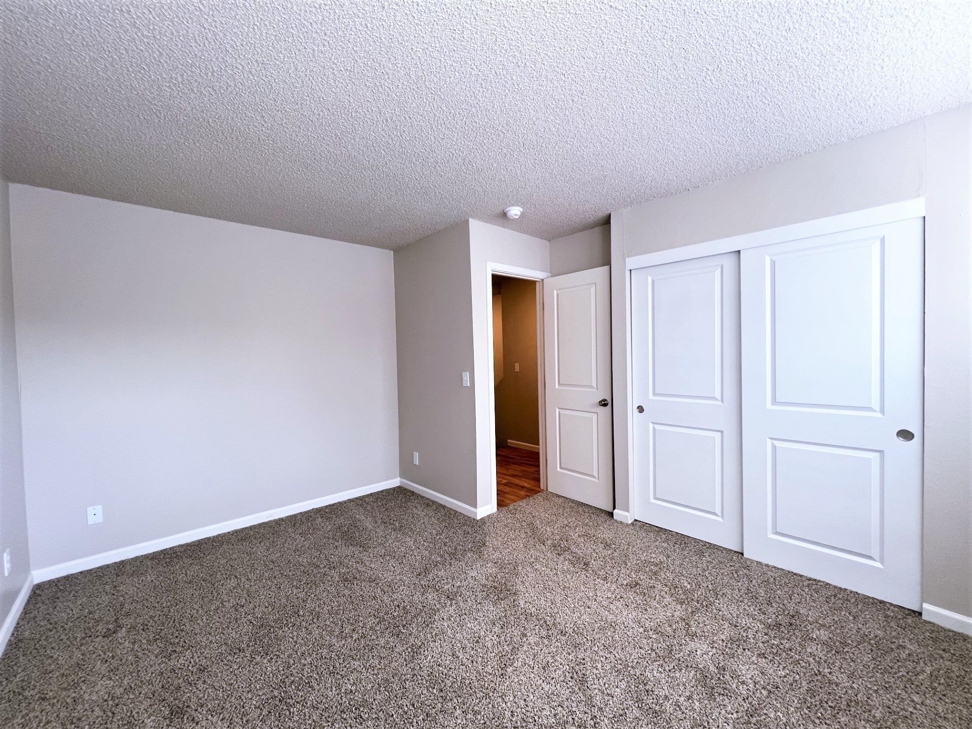 Building Photo - 3057 SE 20th Ave