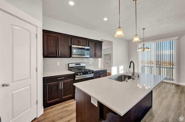 Building Photo - 106 N Midland Dr