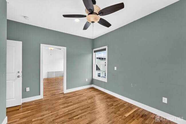 Building Photo - 262 Prospect Ave