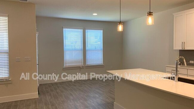 Building Photo - 13907 Osmarea Dr