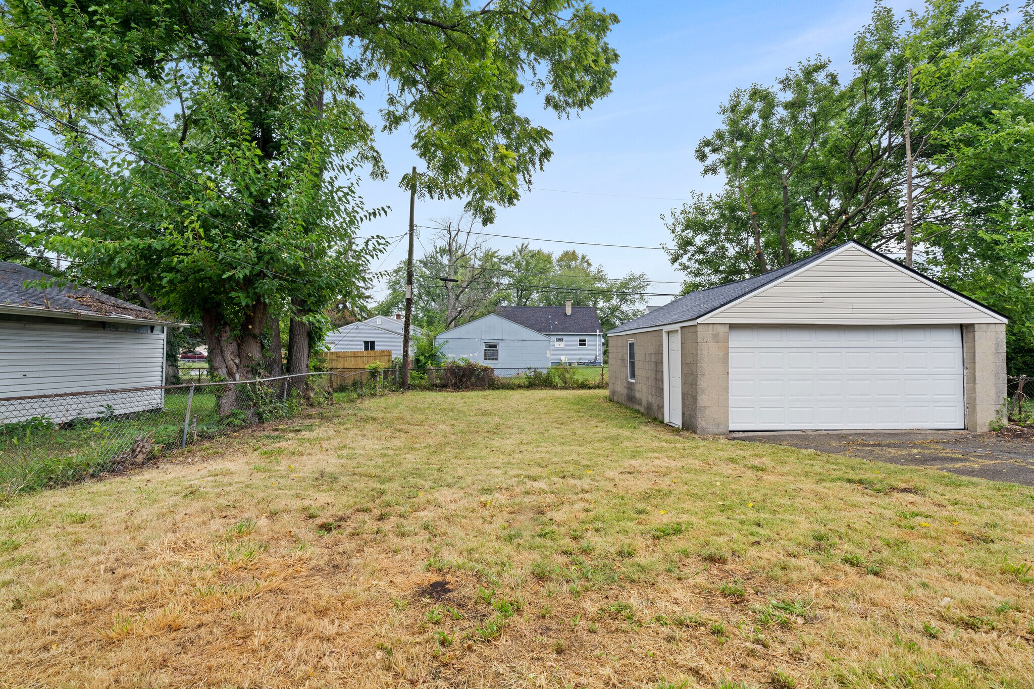 Building Photo - 986 Loretta Ave