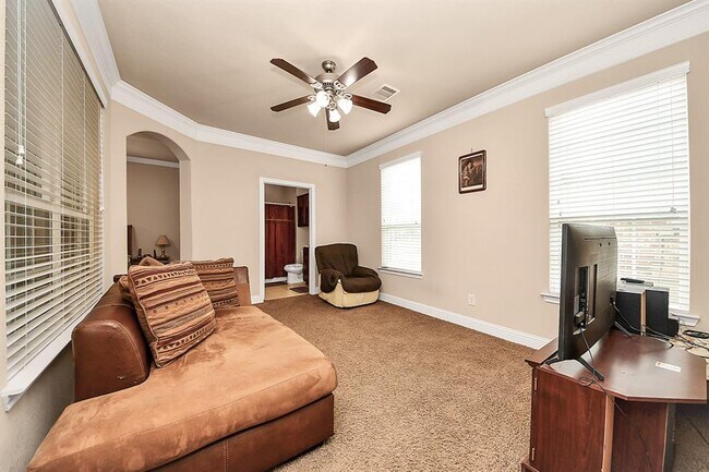 Building Photo - 22719 Shieldhall Ln