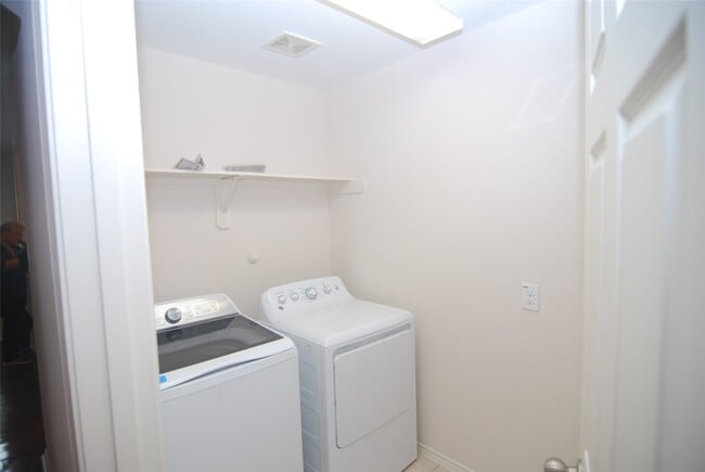 Building Photo - 2834 Lockeridge Pines Dr