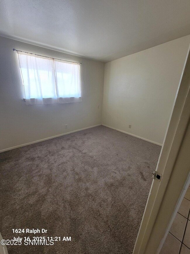 Building Photo - 1624 Ralph Dr