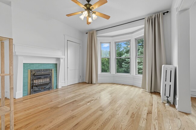 Building Photo - Historic 5-bedroom Home in Squirrel Hill