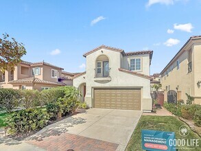 Building Photo - Updated 4BR/3BA San Diego home with modern...