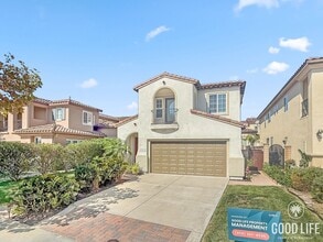 Building Photo - Updated 5BR/3BA San Diego home with modern...