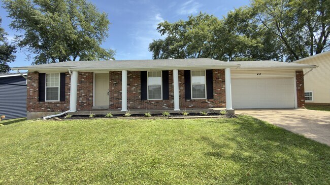 Building Photo - 40 S Hillview Dr