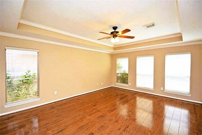 Building Photo - 21523 Santa Clara Dr