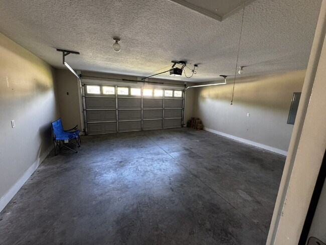 Building Photo - Home for Rent