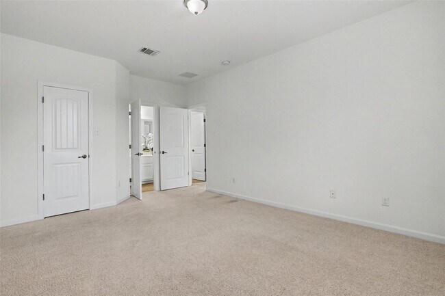 Building Photo - 213 Southern Cross Dr