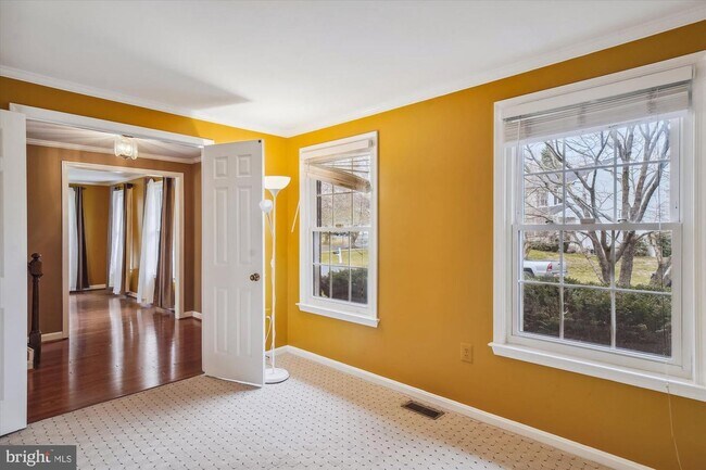 Building Photo - SINGLE FAMILY HOME IN DERWOOD