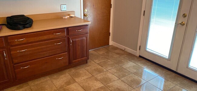 Building Photo - Single family home!