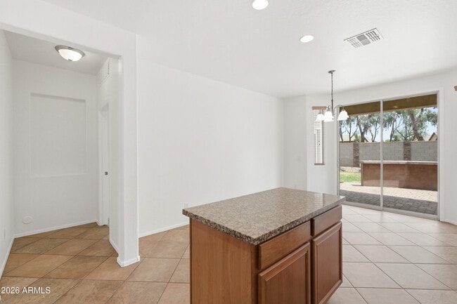 Building Photo - 4157 E Santa Fe Ln