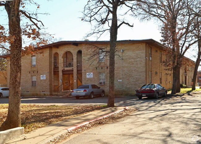 Primary Photo - Ederville Apartments