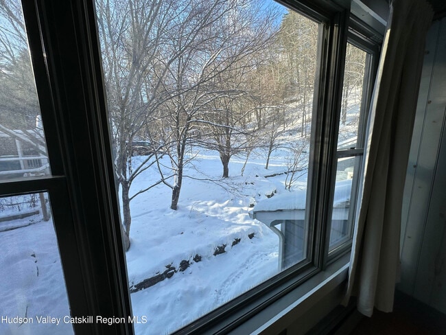 Building Photo - 180 Yerry Hill Rd