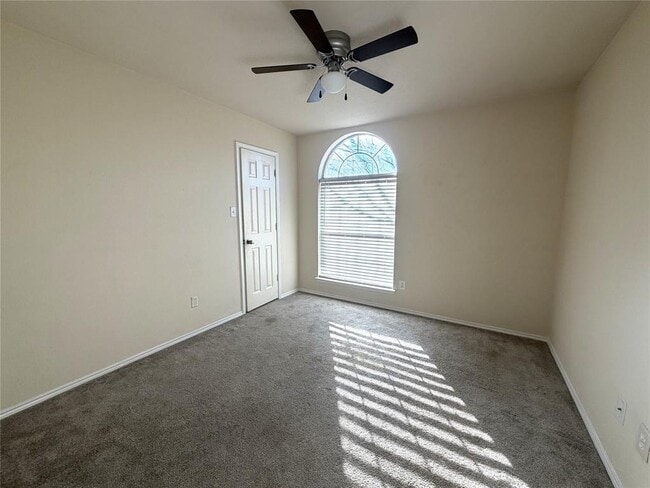 Building Photo - 1605 Paint Brush Dr