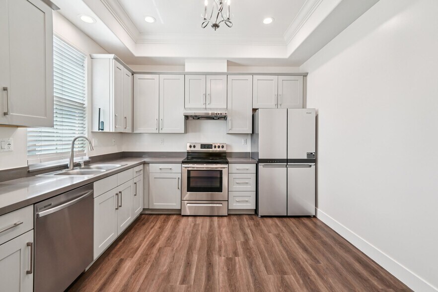 Building Photo - 1406 S Alta Vista Ave