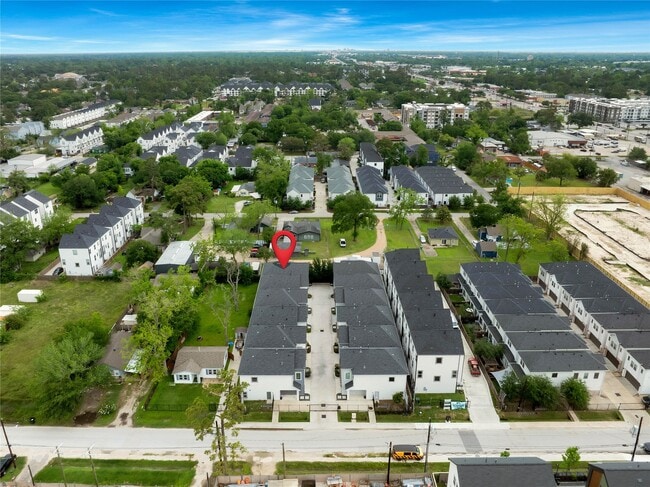 Building Photo - 814 Thornton Rd