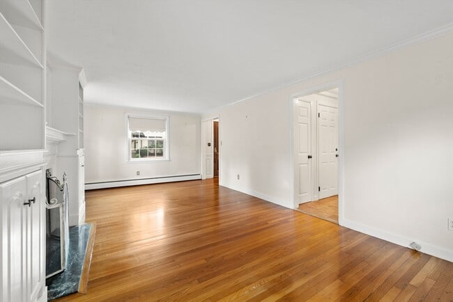 Building Photo - 39 Harland Rd