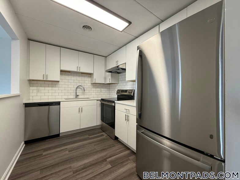 Building Photo - 55 Hill Rd