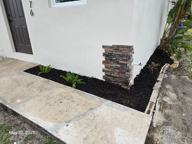 Building Photo - 2976 SE Bonita St