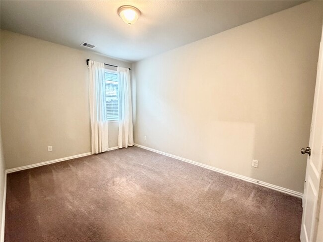 Building Photo - 8319 Divot Trce