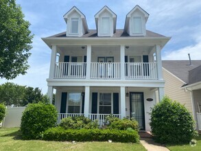 Building Photo - Large 3 bd 2.5 bath with all new paint! Fe...