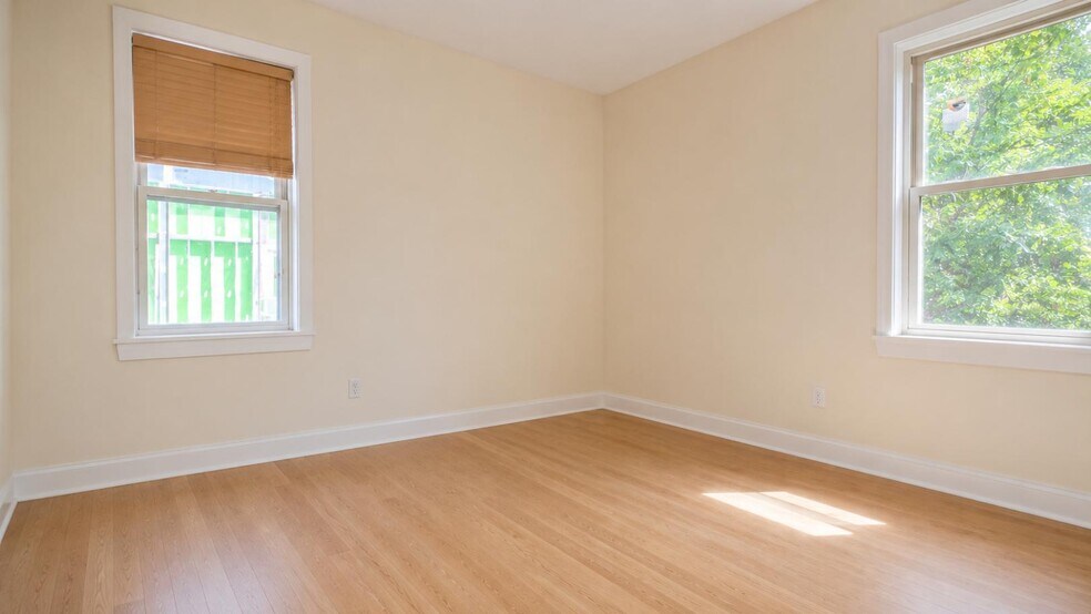 Building Photo - 4763 N Manor Ave