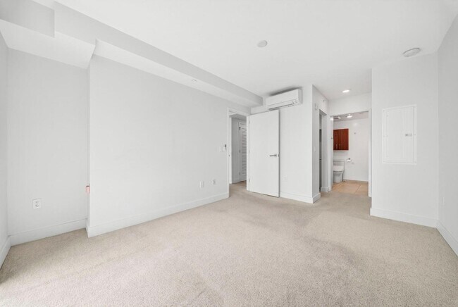 Building Photo - 629 Keeaumoku Street - Azure Ala Moana #1303