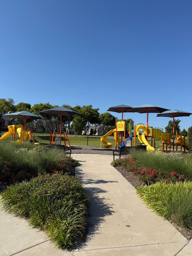 Building Photo - 4703 Stirring Pathway