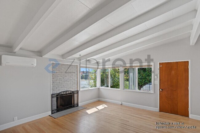 Building Photo - 3350 Pepper Tree Ln