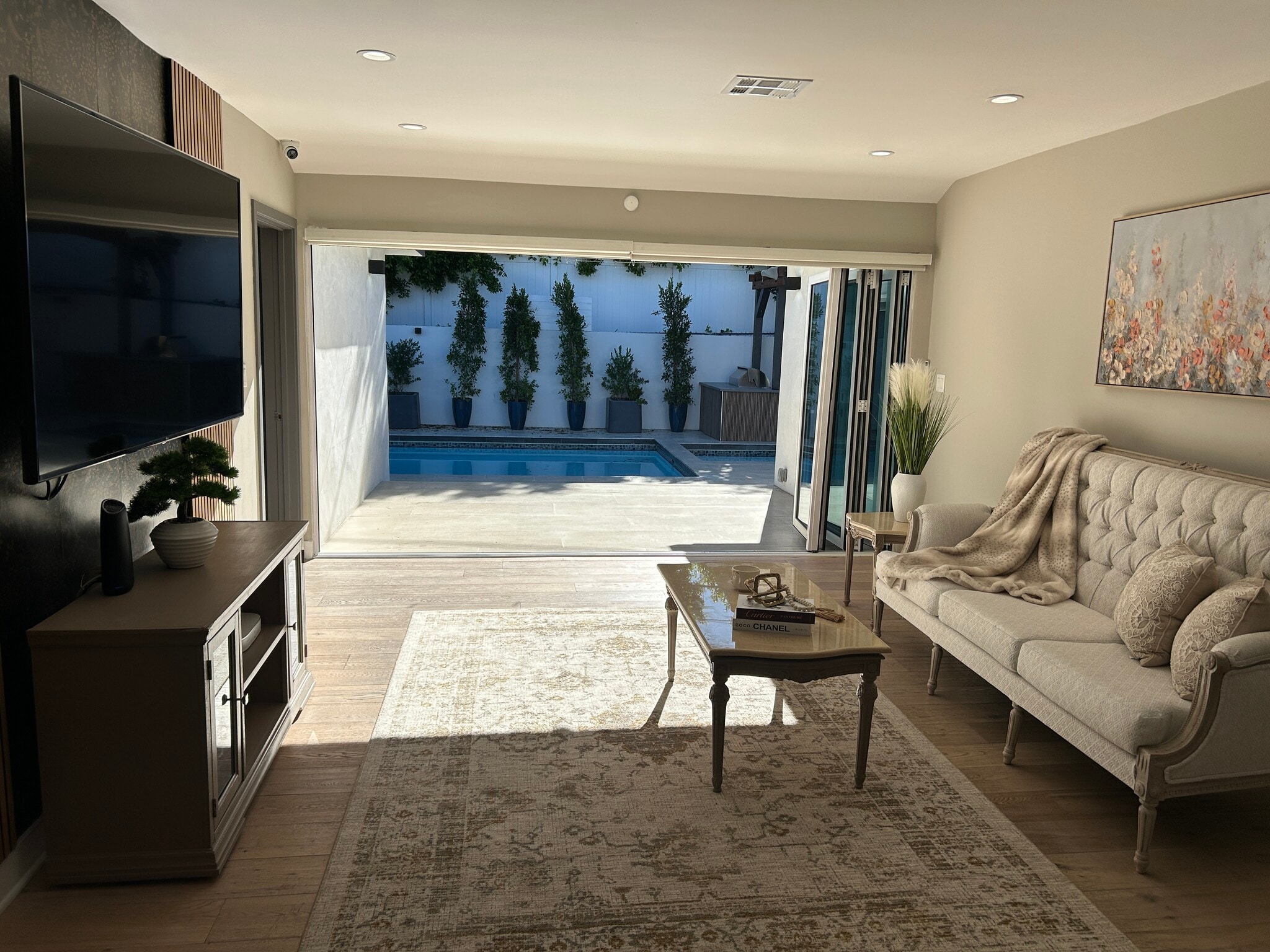 Building Photo - 4912 Alonzo Ave