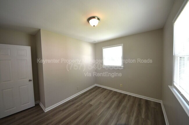 Building Photo - 213 Bassett Ave