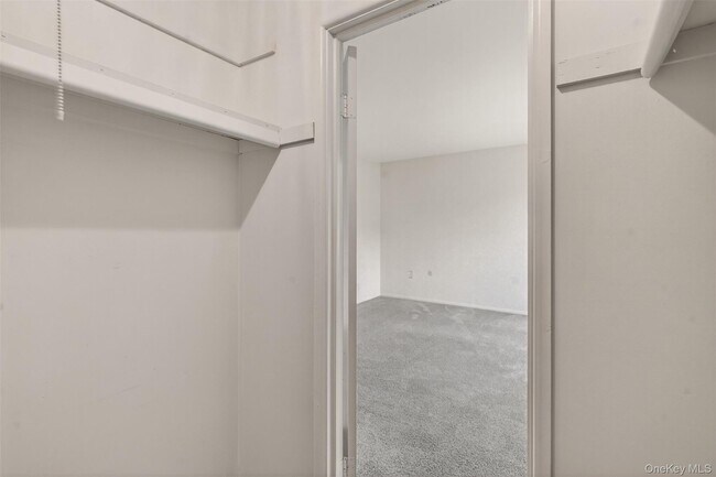 Building Photo - 8 Knightsbridge