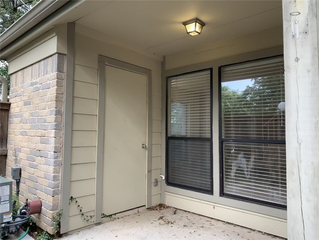 Building Photo - 11301 Jollyville Rd