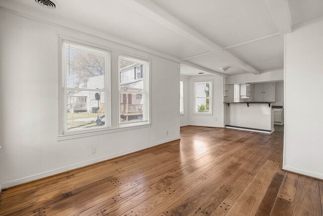 Building Photo - 107 S 9th Ave