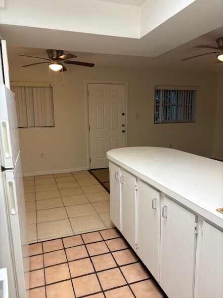 Building Photo - 4504 3rd St Cir W