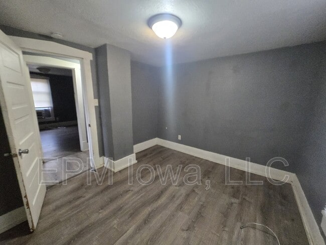 Building Photo - 707 Webster St